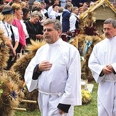 Trudno wyobrazić sobie ważniejsze święta w diecezji bez posługi nadzwyczajnych szafarzy Komunii św.