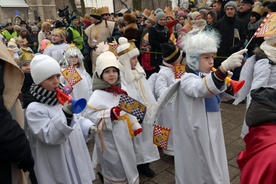 Maszerowano przy śpiewie kolęd, a najmłodsi dzielnie przygrywali