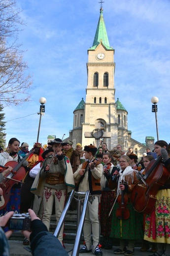 Wędrowali przez Krupówki 