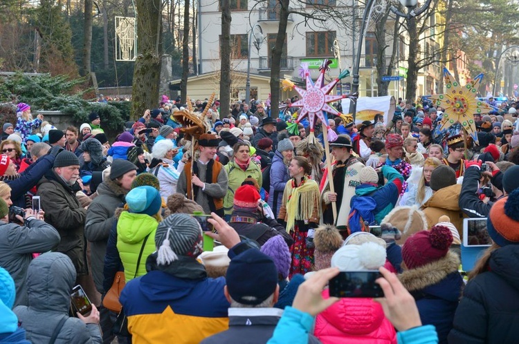 Wędrowali przez Krupówki 