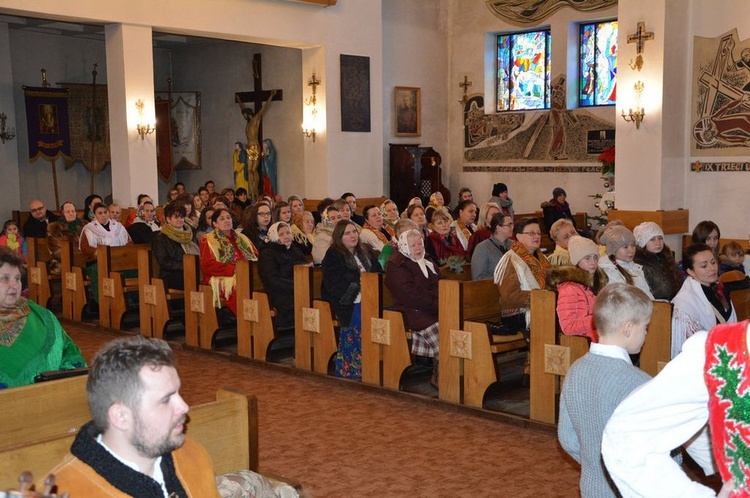 Parafialne kolędowanie w Podczerwonem