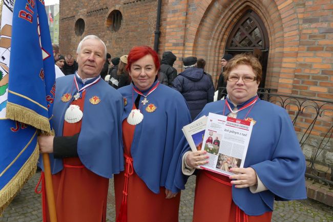 Błyskawiczna gazeta dla uczestników ingresu w gorzowskiej katedrze