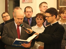 Przed opłatkowymi życzeniami fragment Ewangelii odczytał prezydent Jacek Krywult
