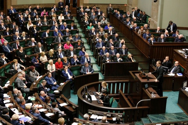 Sejm uchwalił nowe zasady kontroli operacyjnej