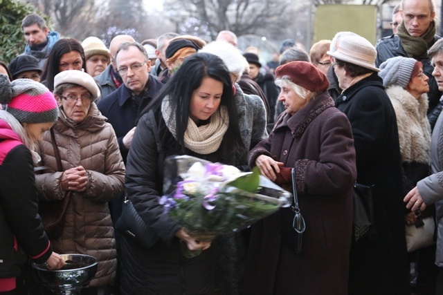 Ostatnie pożegnanie śp. ks. kan. Karola Psurka