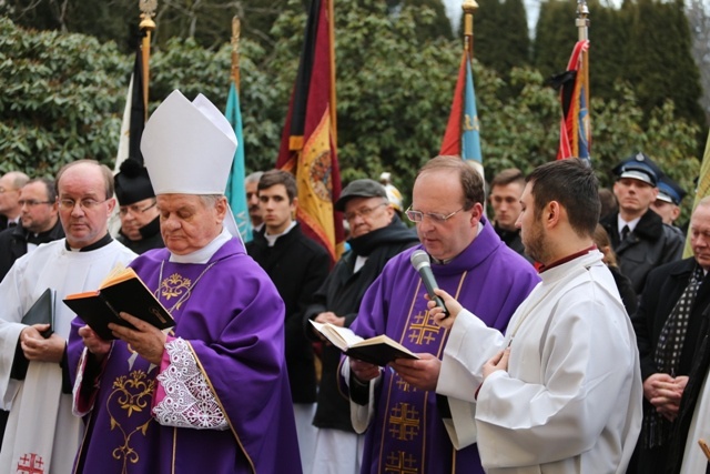 Ostatnie pożegnanie śp. ks. kan. Karola Psurka