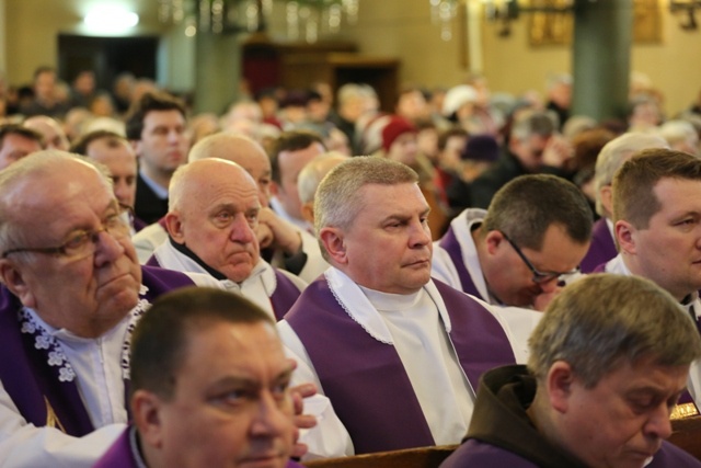 Ostatnie pożegnanie śp. ks. kan. Karola Psurka