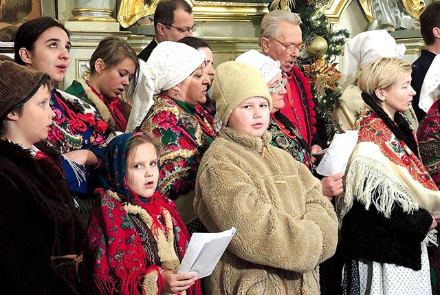  Wszystkie pokolenia górali przybył na pierwszą góralską Mszę Świętą