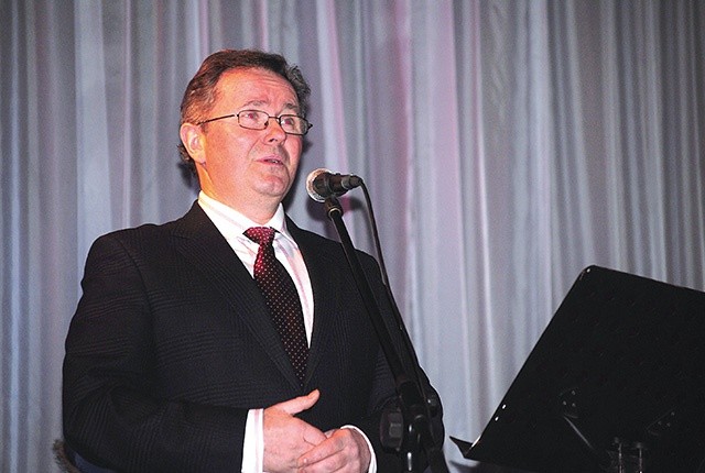 Piotr Szpara podczas występu w Rudniku nad Sanem