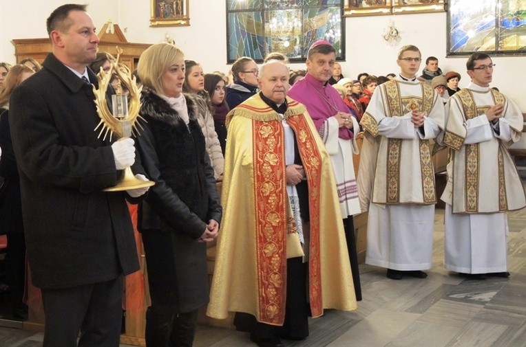 Mieszkańcy Buczkowic przyjęli Znaki Miłosierdzia w piątek 22 stycznia