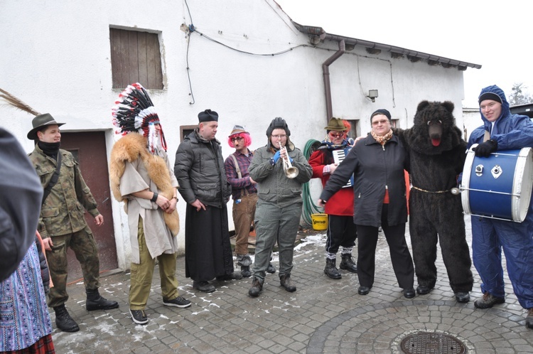 Wodzenie Niedźwiedzia w Złotnikach