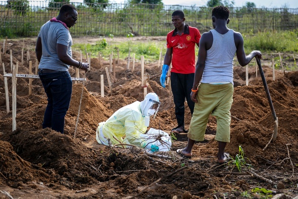 Ebola, ebola – straszne słowo pada z wielu ust