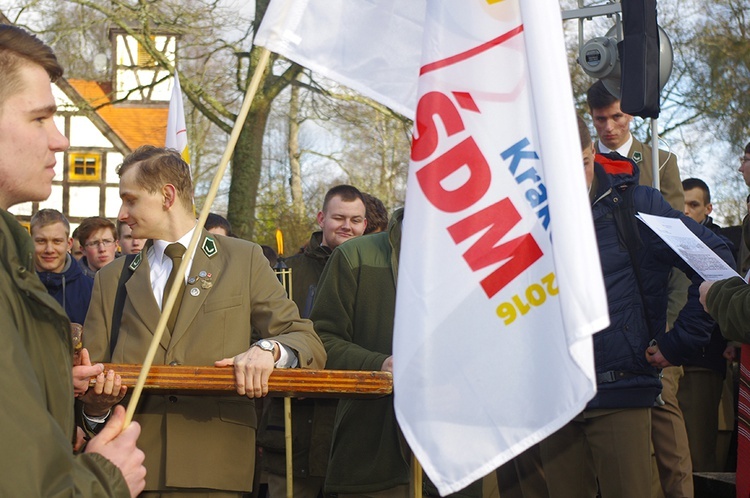 Symbole ŚDM w Warcinie