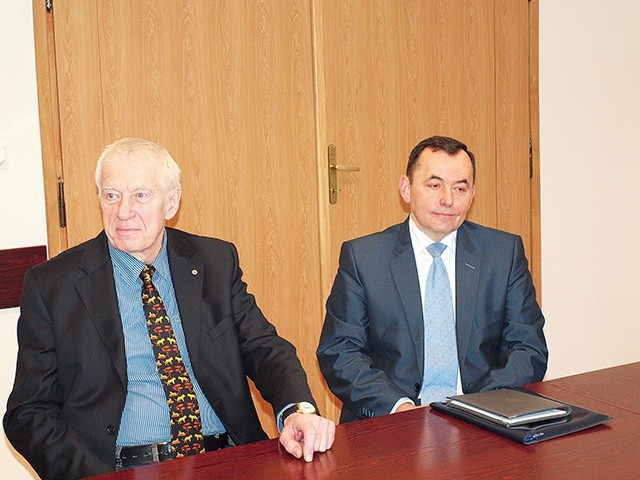  Biurem Promocji przez wiele lat kierował Andrzej Kawecki, na stanowisku zastąpił go Robert Puch (z prawej). Czy to on wygra konkurs na dyrektora Zakopiańskiego Centrum Kultury?