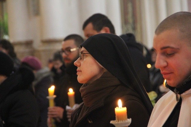 W radomskiej katedrze modliły się osoby życia konsekrowanego