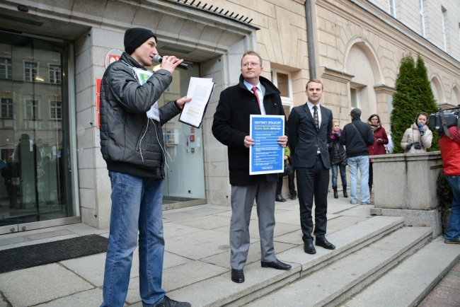 Manifestacja przeciw powiększeniu Opola