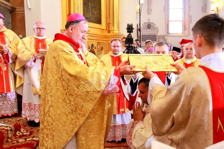 Święcenia biskupie ks. Leszkiewicza, cz. I. Liturgia i ryt święceń