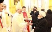 Święcenia biskupie ks. Leszkiewicza, cz. II. Goście i życzenia.