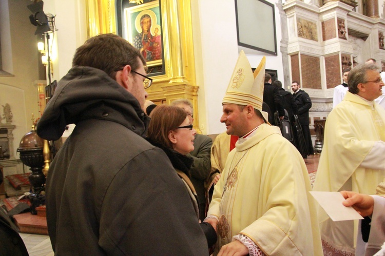 Święcenia biskupie ks. Leszkiewicza, cz. II. Goście i życzenia.