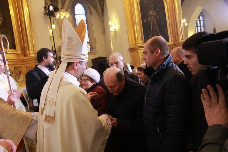 Święcenia biskupie ks. Leszkiewicza, cz. II. Goście i życzenia.