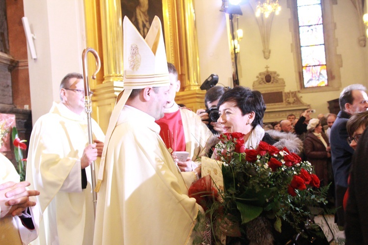 Święcenia biskupie ks. Leszkiewicza, cz. II. Goście i życzenia.