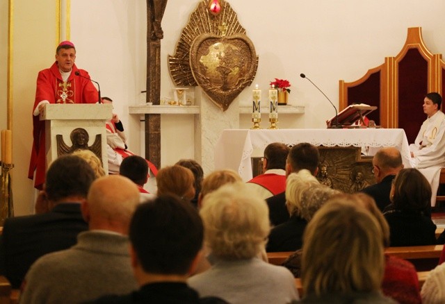 Bp Roman Pindel przewodniczył Eucharystii dla pracowników służby zdrowia