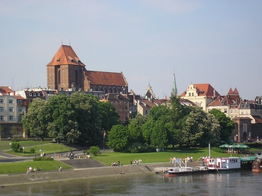 Toruń: Witraż w katedrze odnowiony