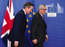 Przewodniczący Komisji Europejskiej Jean-Claude Juncker i brytyjski premier David Cameron przed jedną z rozmów na temat warunków obecności Wielkiej Brytanii w Unii Europejskiej