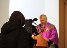 Pierwsze zdjęcia do filmu o o. Andraszu powstały w Królowej Górnej, gdzie ludzie modlą się za jego przyczyną