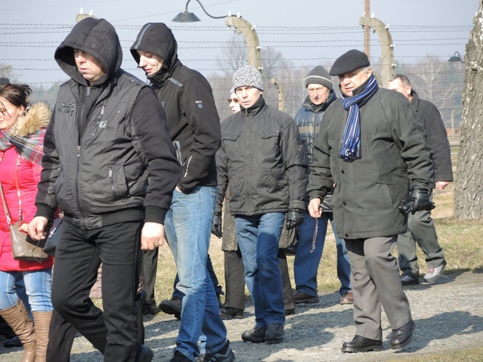 Droga Krzyżowa na terenie KL Auschwitz-Birkenau