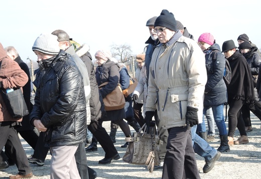 Droga Krzyżowa na terenie KL Auschwitz-Birkenau