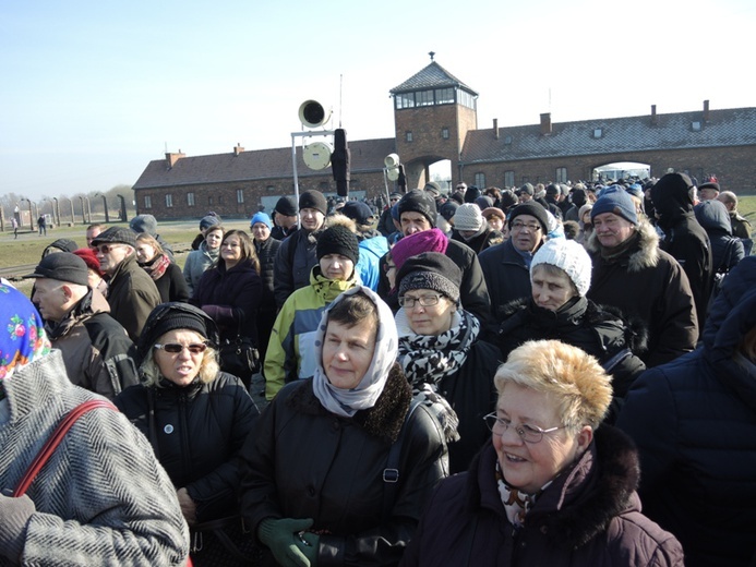 Droga Krzyżowa na terenie KL Auschwitz-Birkenau