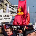 Marsz KOD w obronie Lecha Wałęsy