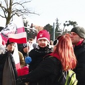 Maszerującym towarzyszyły hasła: „Bóg, Honor i Ojczyzna”; „Inko, Inko, zachowałaś się jak trzeba, dziś patrzysz na nas z nieba”; „O wyklętych pamiętamy, komunistom żyć nie damy”