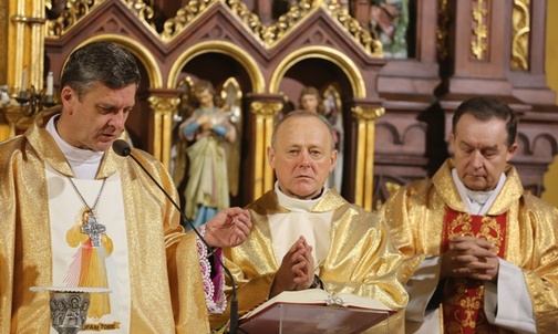 Eucharystii rozpoczynającej dobę miłosierdzia przewodniczył bp Roman Pindel
