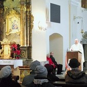 Piątkowa Msza św. w południe w kościele redemptorystów w Gliwicach 