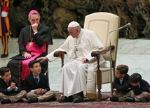 Podczas spotkania papieża z Neokatechumenatem