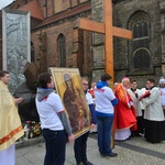 Początek peregrynacji krzyża i ikony w Świdnicy