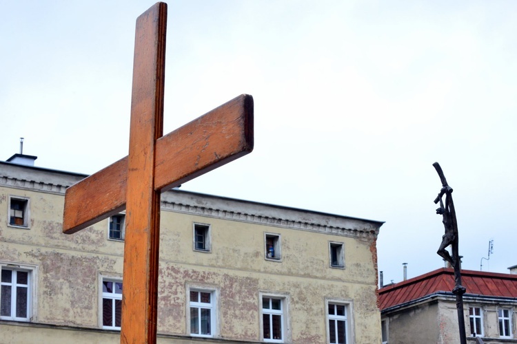 Początek peregrynacji krzyża i ikony w Świdnicy