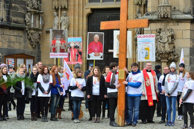 Początek peregrynacji krzyża i ikony w Świdnicy