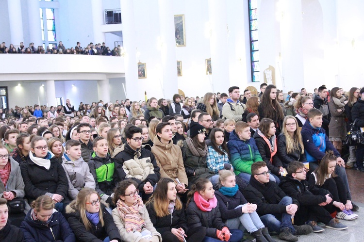 Synaj w Tarnowie. Eucharystia w kościele pw. bł. Karoliny