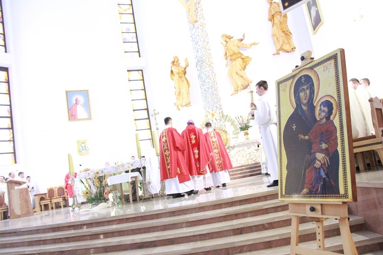 Synaj w Tarnowie. Eucharystia w kościele pw. bł. Karoliny