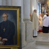 Mszy św. z modlitwą za śp. bp. Edwarda Materskiego przewodniczył bp Henryk Tomasik