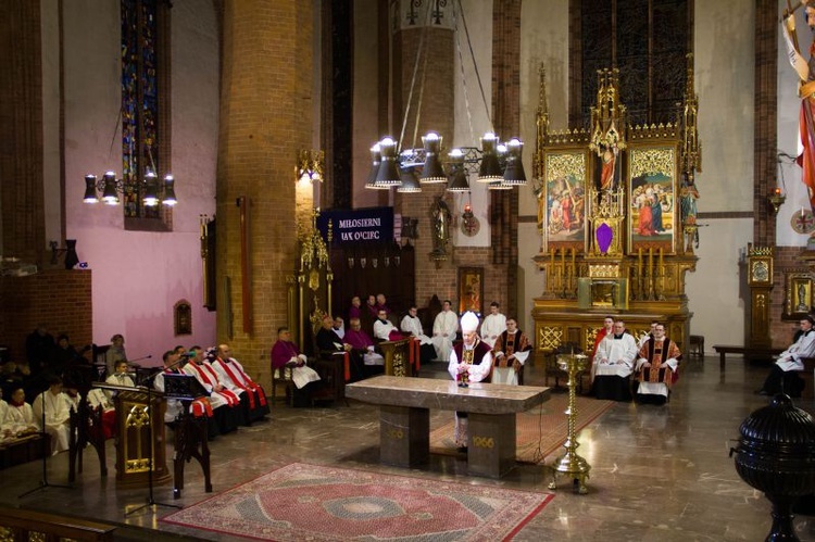 Wielki Piątek - liturgia w konkatedrze św. Jakuba