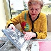  – Marzy mi się, żeby ich ocalić od zapomnienia – mówi pani Maria. Lubi przeglądać fotografie i wspominać spotkania z Mazurami