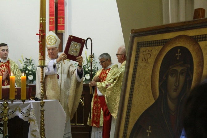 Krzyż i ikona ŚDM w Głuszycy