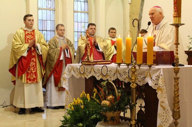 Krzyż i ikona ŚDM w Głuszycy