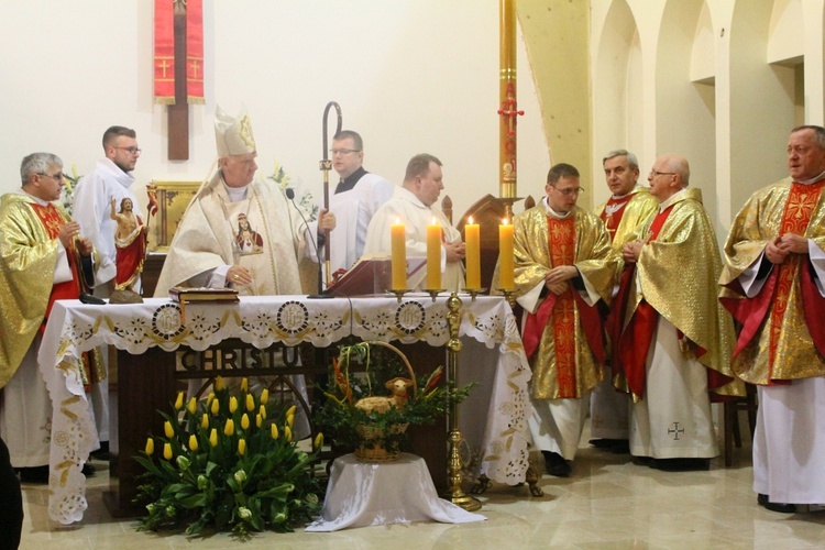 Krzyż i ikona ŚDM w Głuszycy