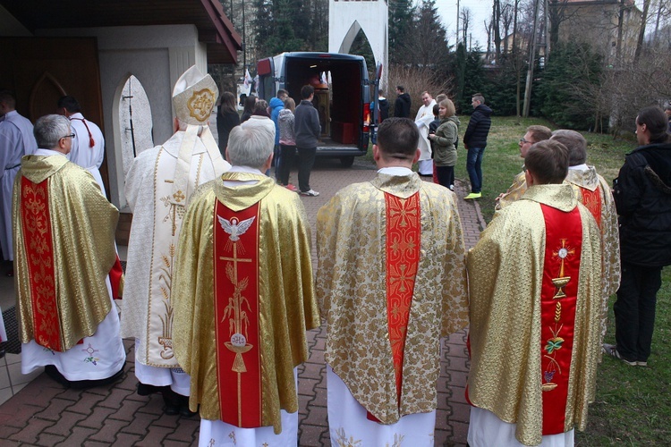 Krzyż i ikona ŚDM w Głuszycy