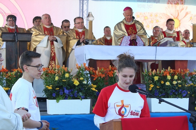 Msza papieska na stadionie